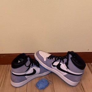 Air Jordan 1 Retro High OG “University Blue”